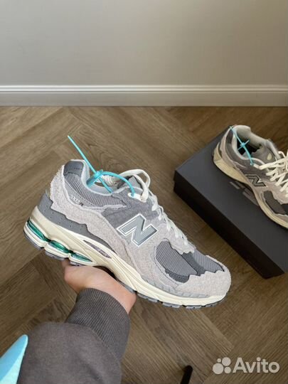 New balance 2002r refined future