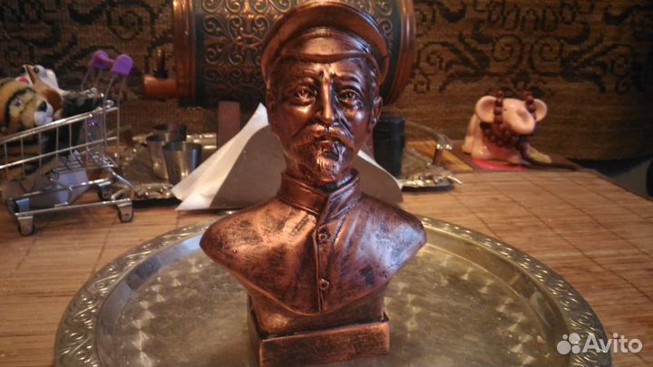 Бюст Ф.Э.Дзержинский