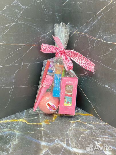 Набор косметики подарочный бокс