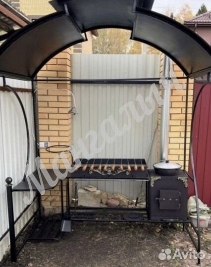 Мангал с крышей