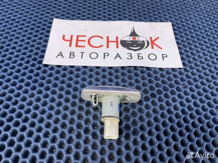 Повторитель поворота на крыло Dodge Caliber PM