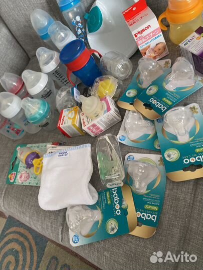 Бутылочки, соски к ним, поильник, пустышки