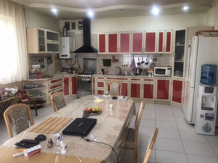 Дом 181 м² на участке 6,1 сот.