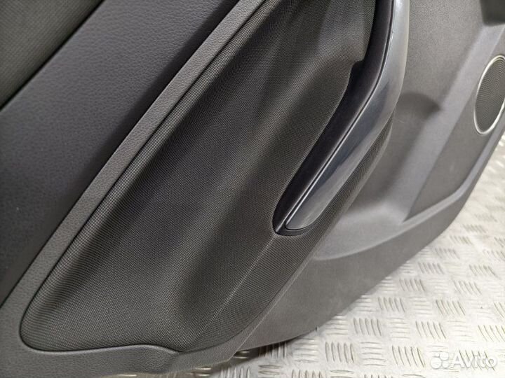 Обшивка боковой двери задняя левая Ford Kuga CBV