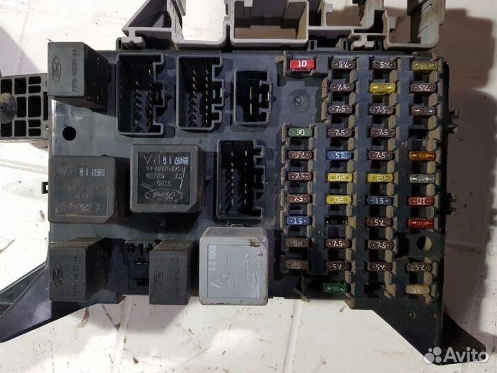 Блок предохранителей Ford Mondeo 3