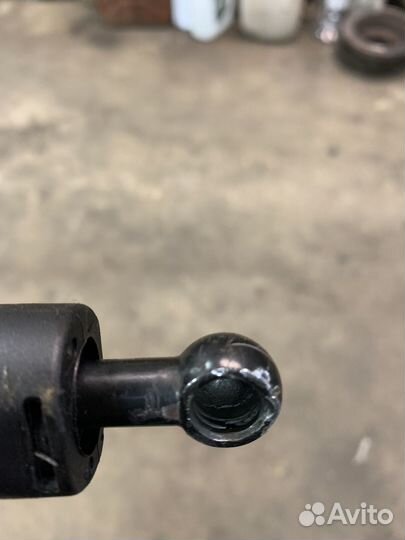 Амортизатор двери багажника LC 150 Prado 2017г