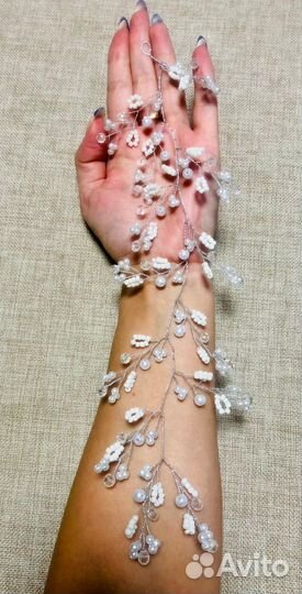 Веточка в прическу