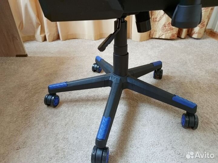 Игровое кресло черный и синий play haha до 171 кг