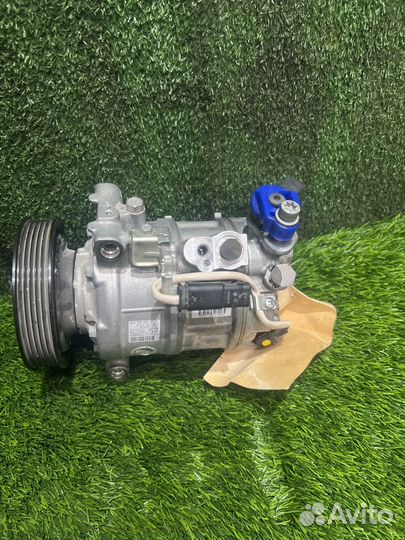 Компресор кондиционера на Mersedes A0008305702