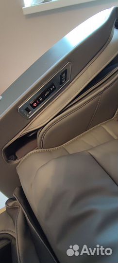 Массажное кресло Aura от Casada