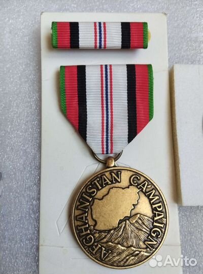 Медаль и знак США за Афганистан