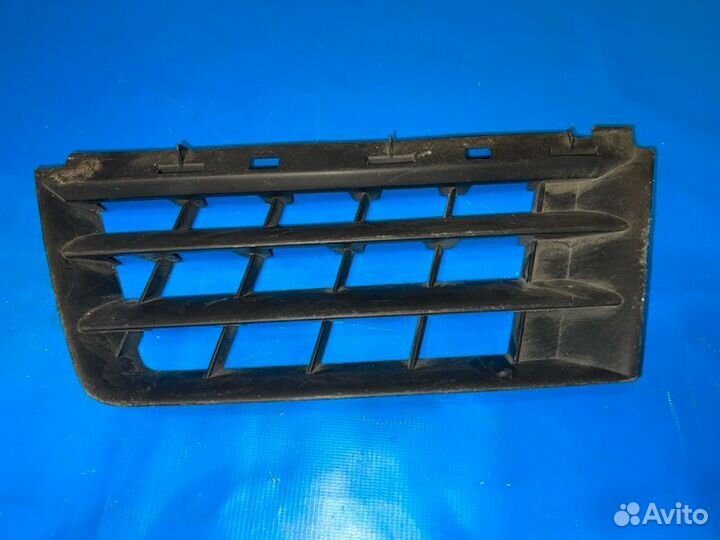 Решетка радиатора передняя левая Renault Scenic 2