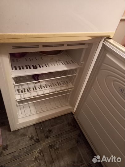 Холодильник бу рабочий