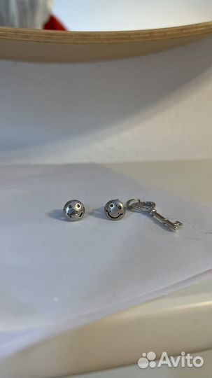 Серебряные сережки гвоздики