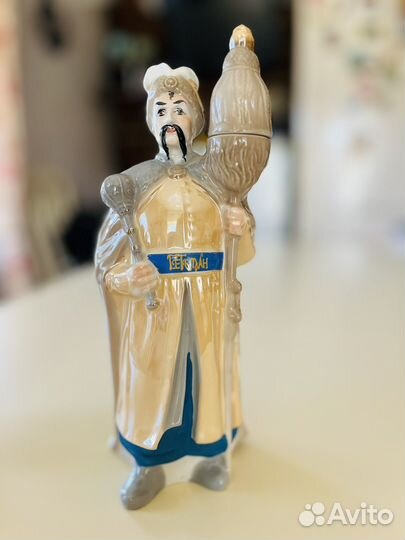 Штоф фарфоровый