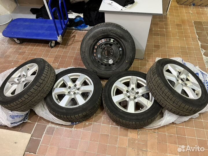 Колеса зимние 215/60R17 с литьем б/у