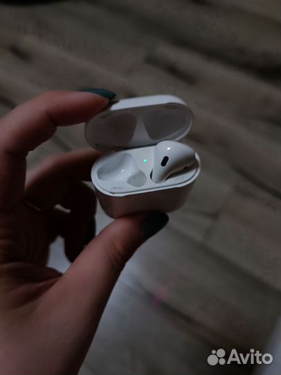 Беспроводные наушники apple airpods