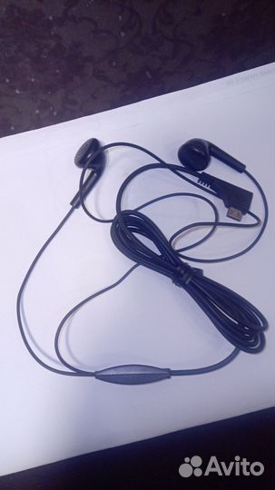 Беспроводные наушники samsung