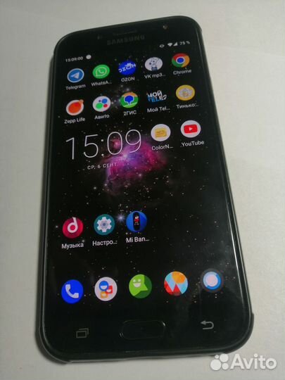 Телефон Samsung J7