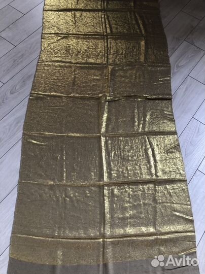 Палантин золотой, Италия