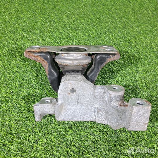 Подушка двигателя правая Ниссан Ноут Е11 HR16