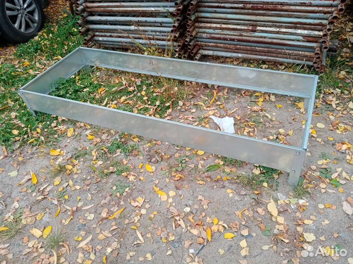 Кормушка для кроликов бункерная