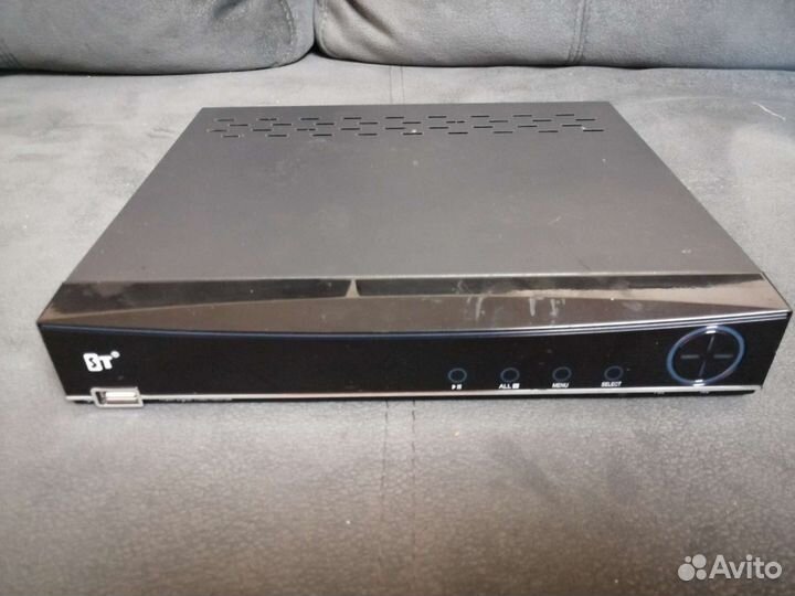 Видеорегистратор St DVR-0884