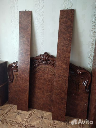 Спальный гарнитур