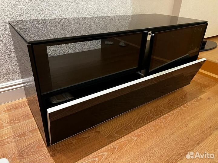 Тумба под телевизор