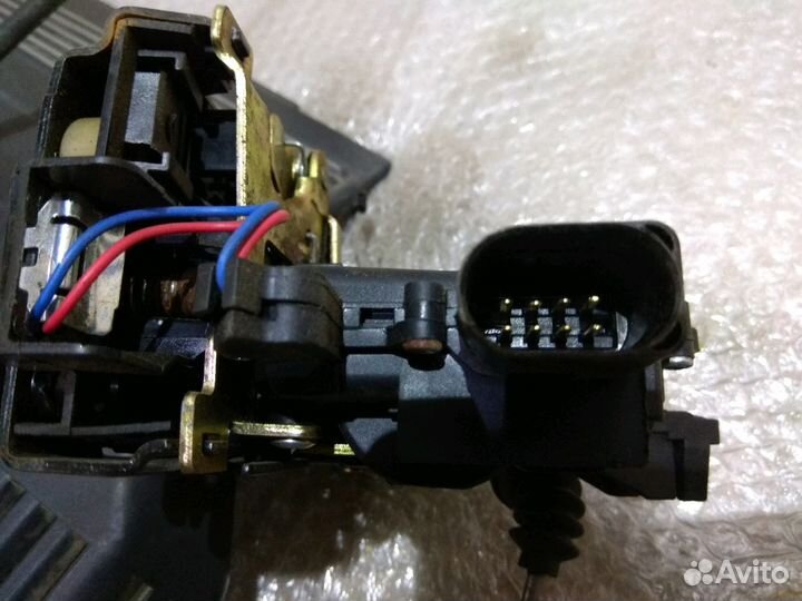 VW B5,B5+,замок передней правой двери