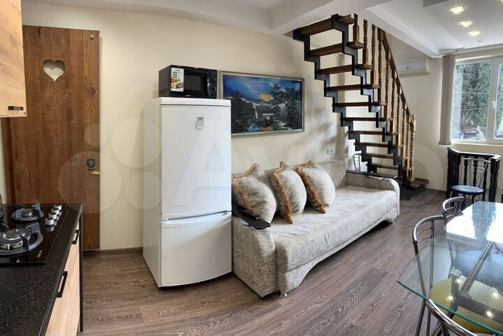 3-к. квартира, 90 м², 1/3 эт.