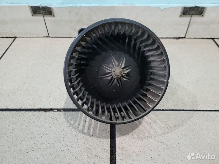 Моторчик печки Kia Cerato 1