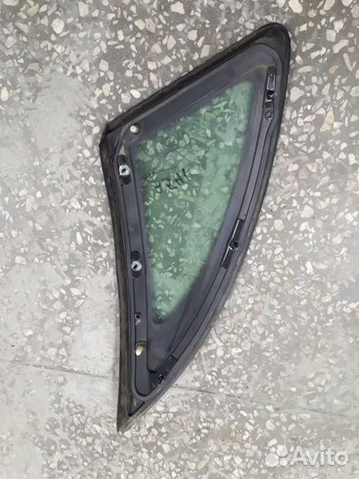 Стекло кузовное заднее левое Citroen C5 2001