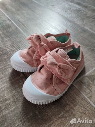 Обувь на лето для девочки 23 р