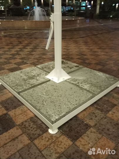 Уличный зонт для летней террасы