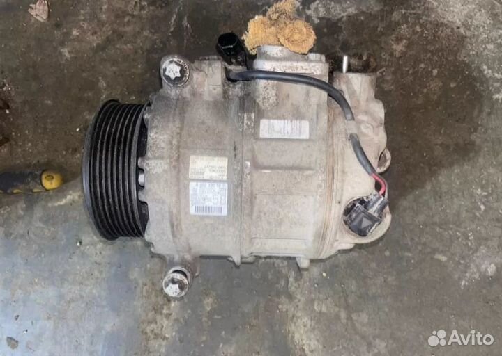 Компрессор кондиционера Mercedes W221