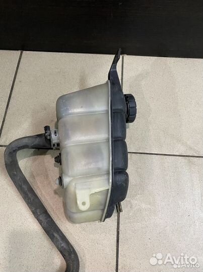 Бачок расширительный Mercedes-Benz W220