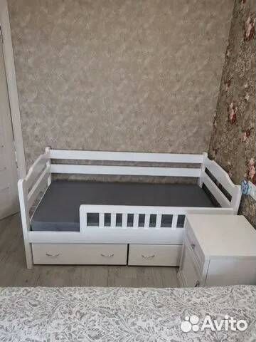 Кровать детская из массива