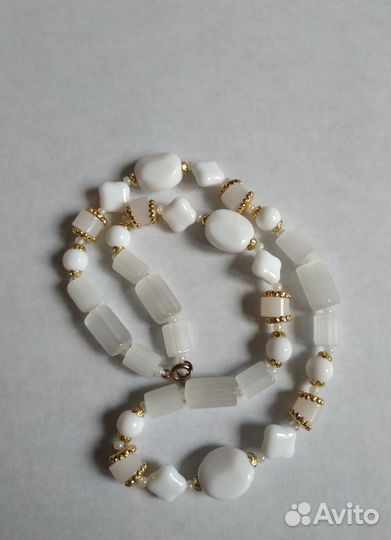 Бусы винтаж сатиновое стекло