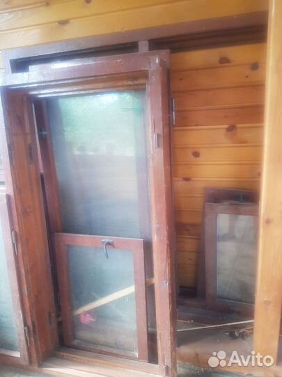 Деревянные окна со стеклами