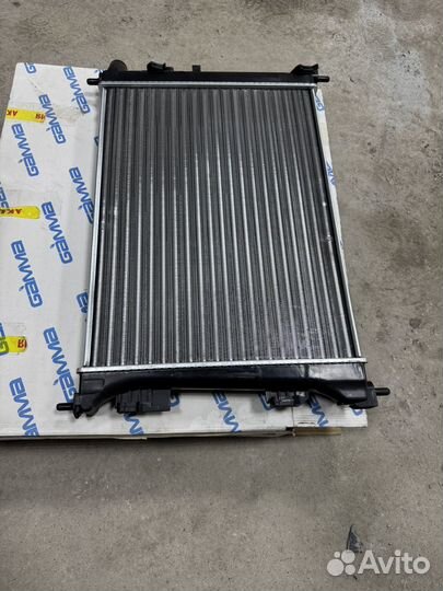 Радиатор на Хундай solaris