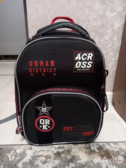 Ранец школьный для мальчика новый