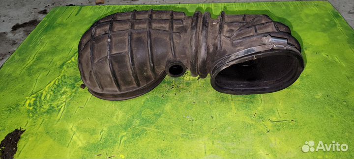 Воздушный патрубок ауди 100 с4