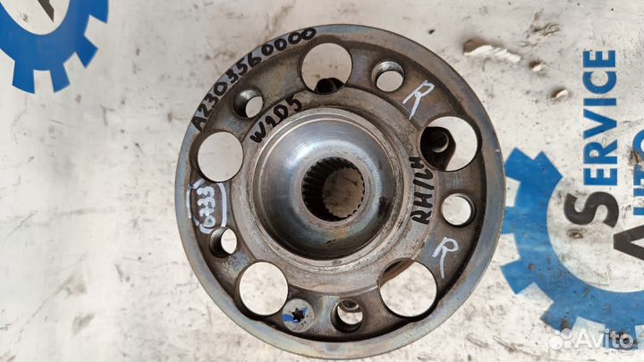 Mercedes W205 14- Ступица задняя левая и правая