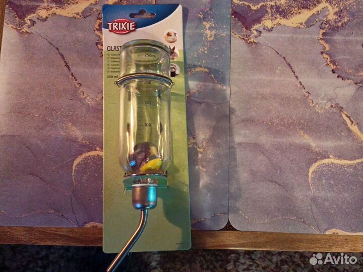 Стеклянная поилка