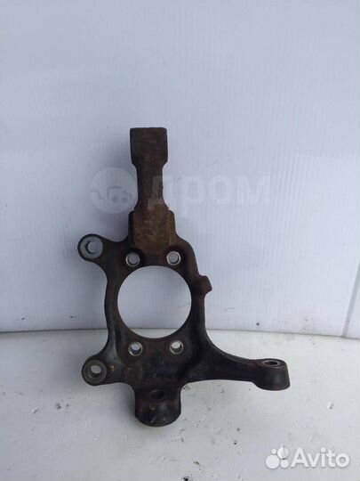 Поворотный кулак правый на Infiniti Fx35 Fx45