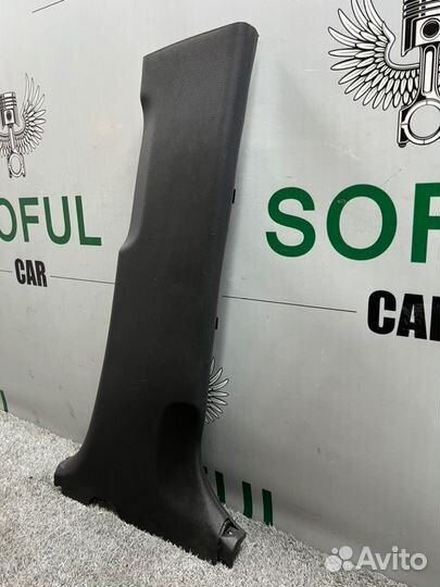 Обшивка центральной стойки салона правая Toyota