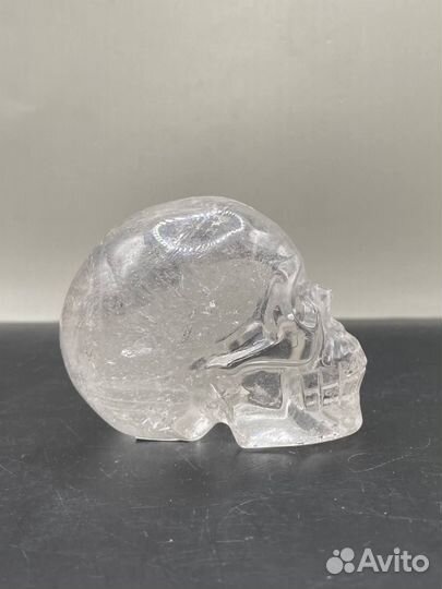 Хрусталь череп. Камни и минералы