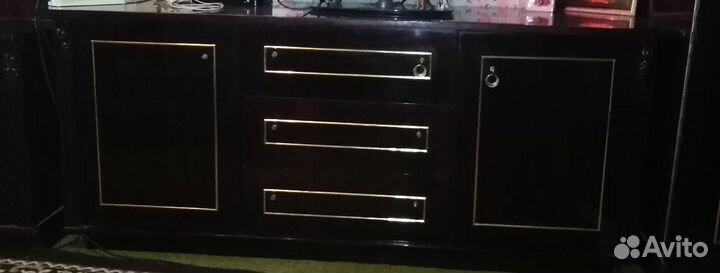 Мебельный гарнитур жилой комнаты оникс в отличном