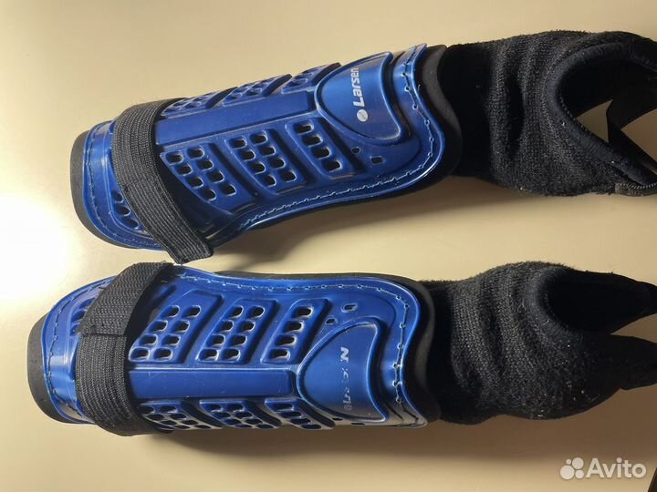 Щитки футбольные